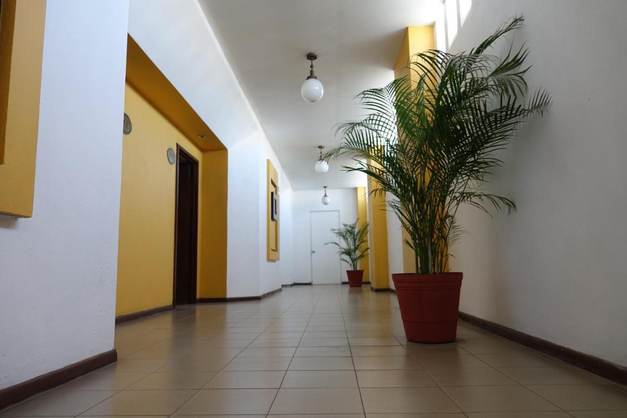 Hotel America Colima Bagian luar foto