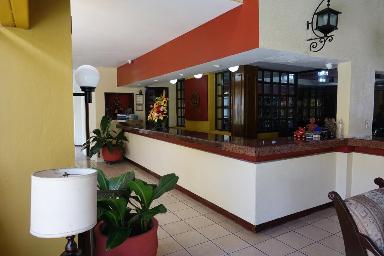 Hotel America Colima Bagian luar foto