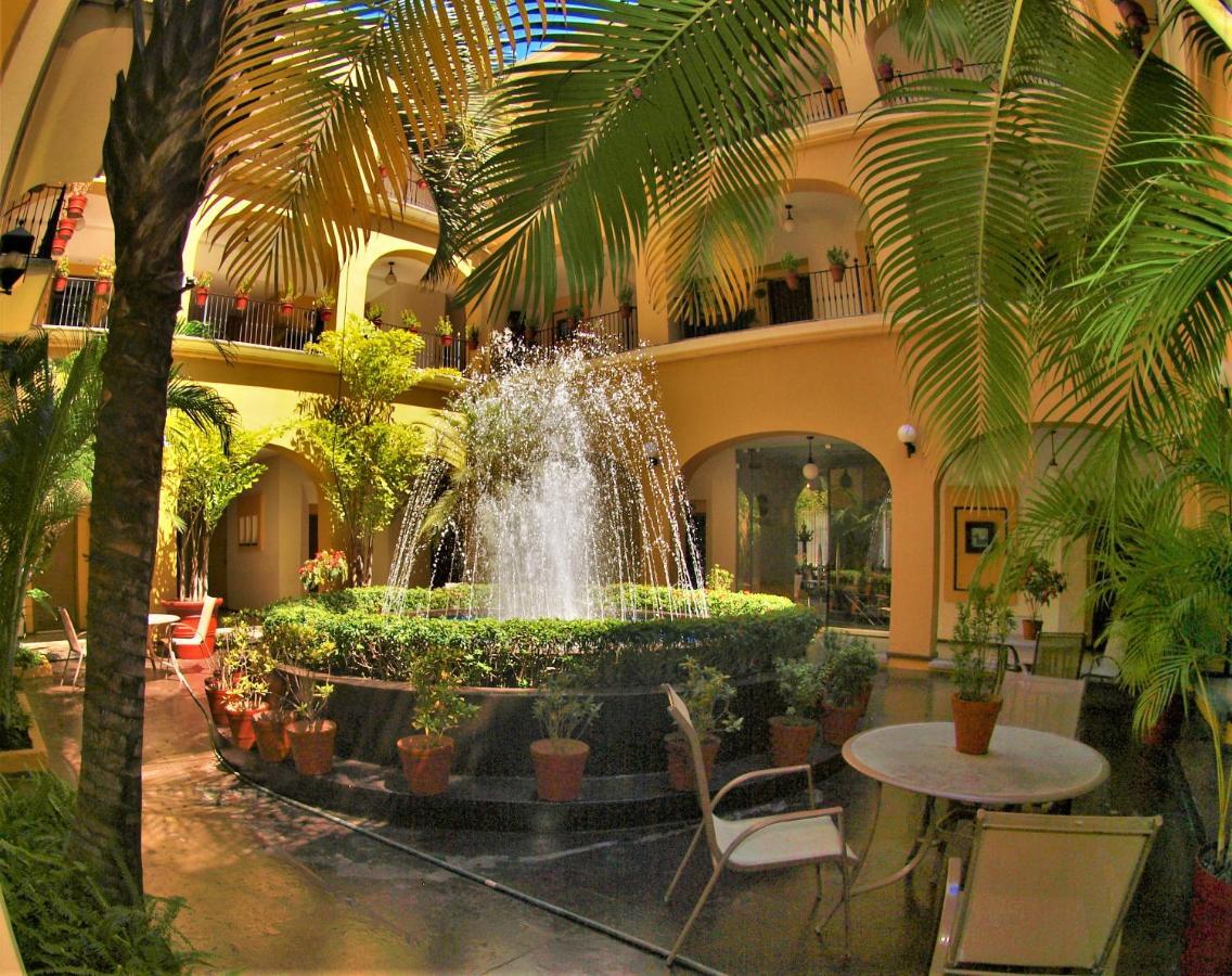 Hotel America Colima Bagian luar foto