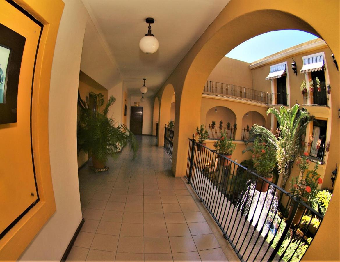 Hotel America Colima Bagian luar foto